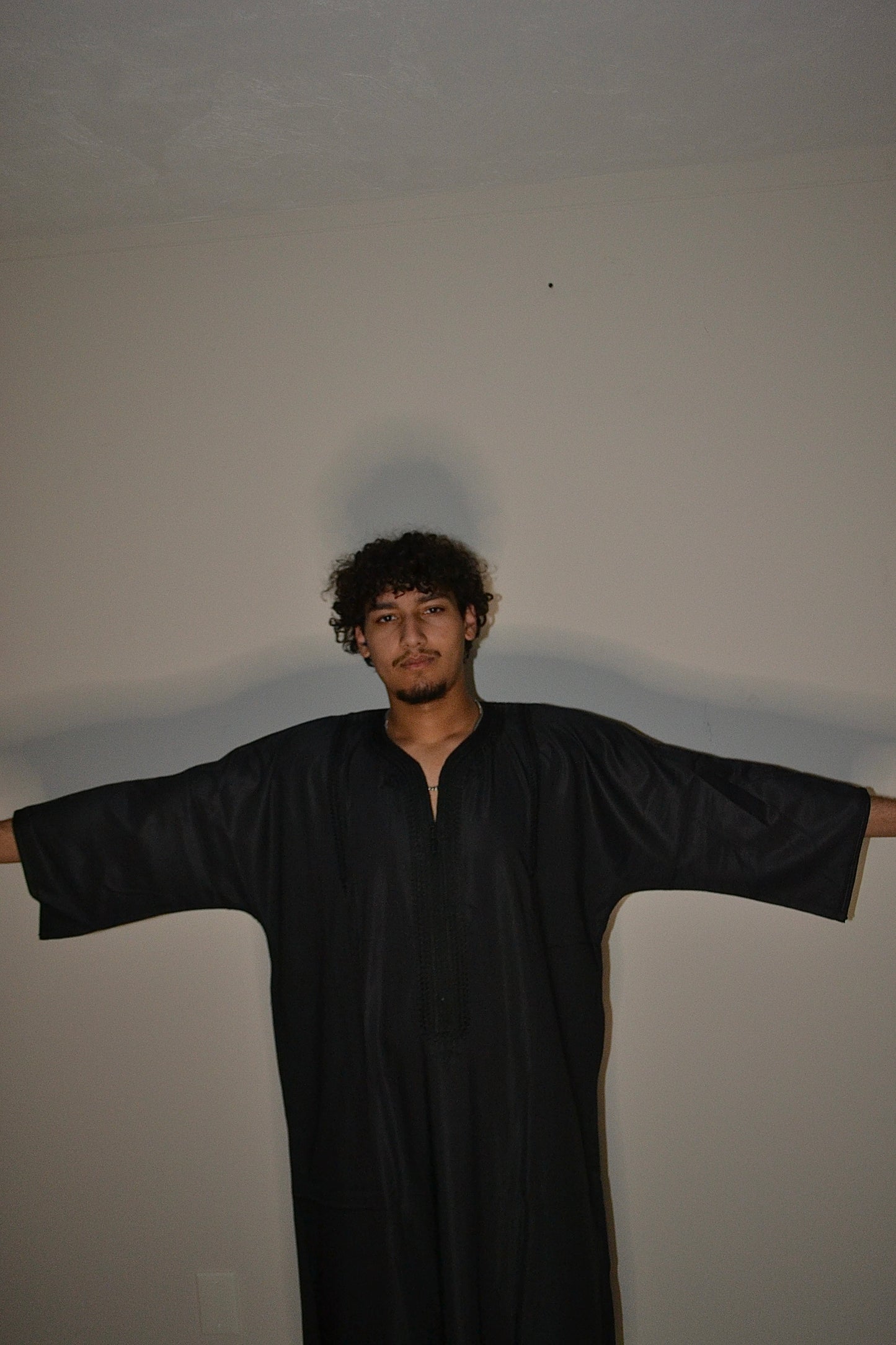 The Amine Thobe - Minimal Line