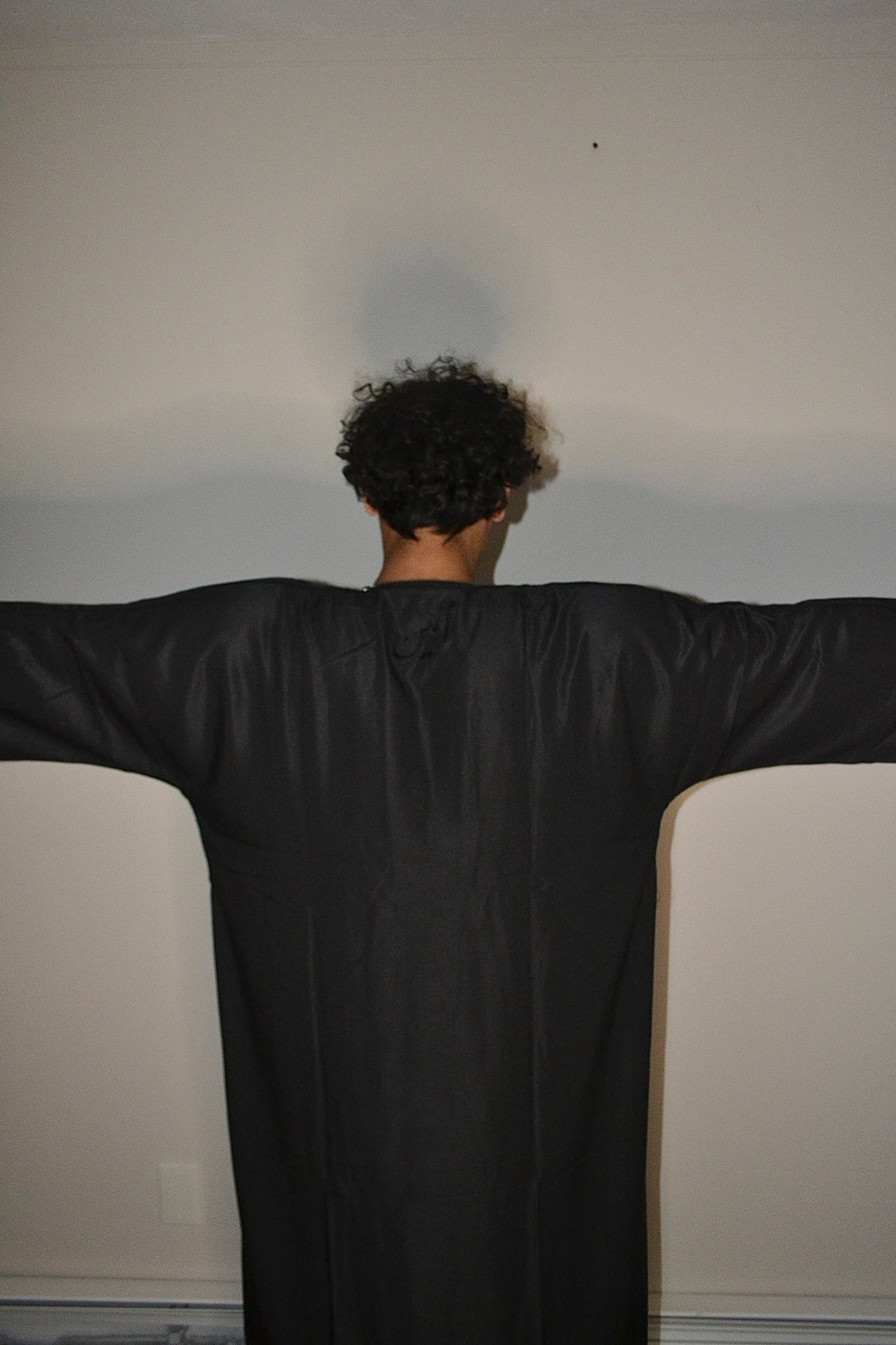 The Amine Thobe - Minimal Line